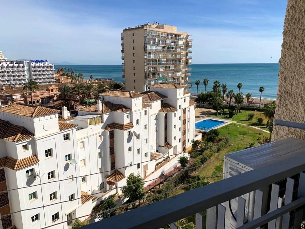 Studio in Benalmádena, With Wonderful sea View, Shared Pool and Wifi