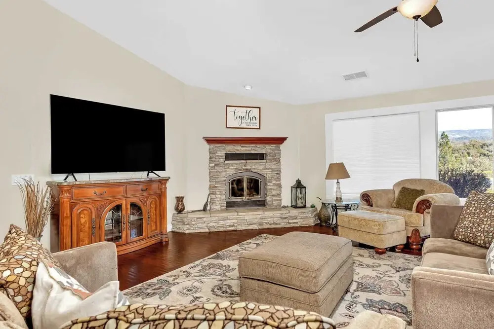 Awesome Views, Game Room, Hot Tub and More!