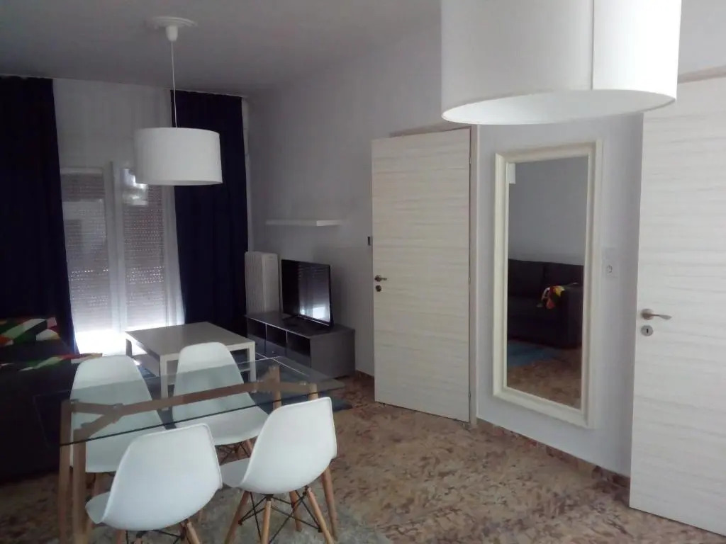 Modern apartment near the sea and Acropolis
