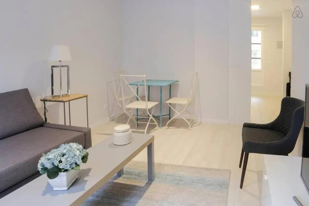 Charming Studio in Cuatro Caminos Area