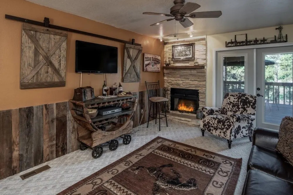 204 Whispering Bluff