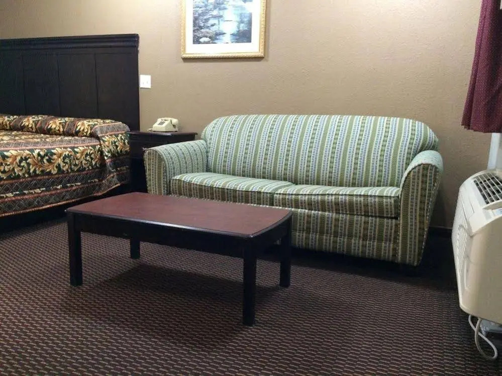 American Inn & Suites By Capital O Victoria US-59