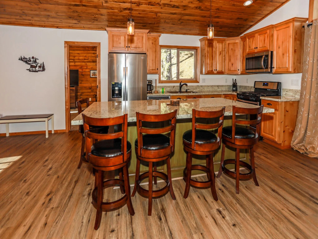 Snow Crest Cabin - 1909 by Big Bear Vacations