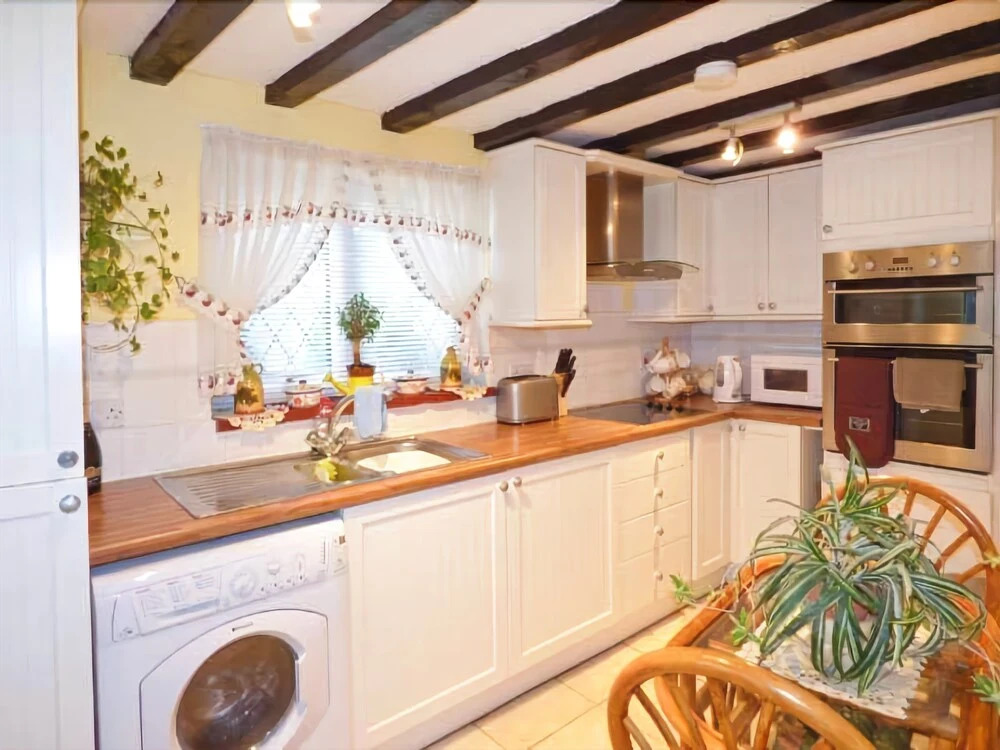 1 Fakenham Road
