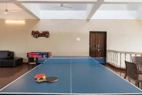 Villa Dazzle by StayVista - Unwind in a Mountain-City View Villa with a Terrace Pool