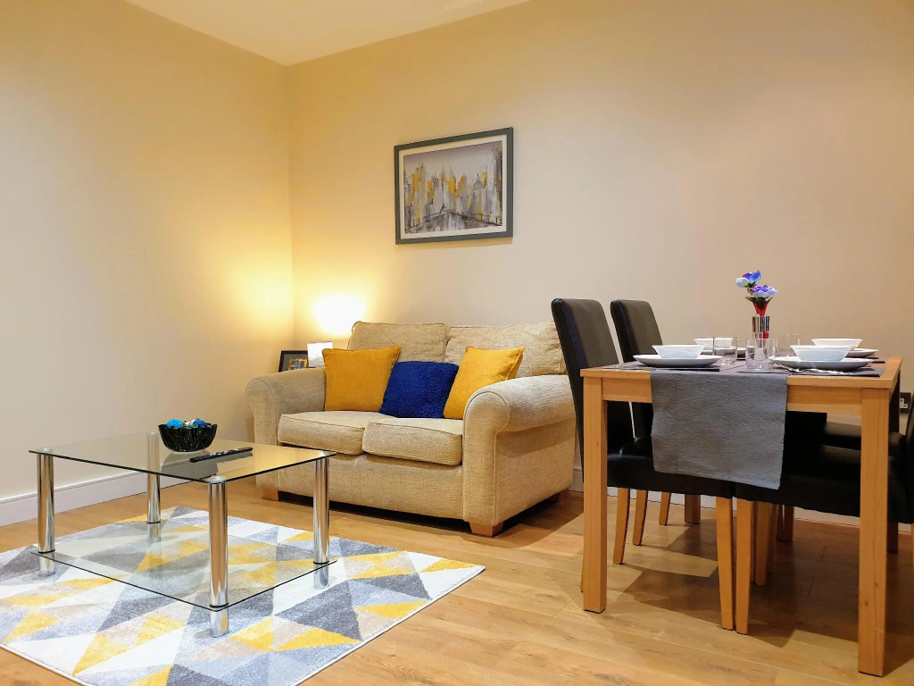 Cosy and modern two bedroom apartment - Snug House