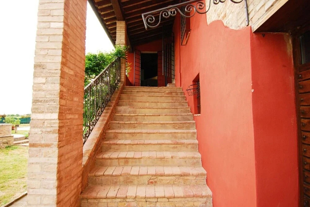 Amaranth House Rooms and Apartments