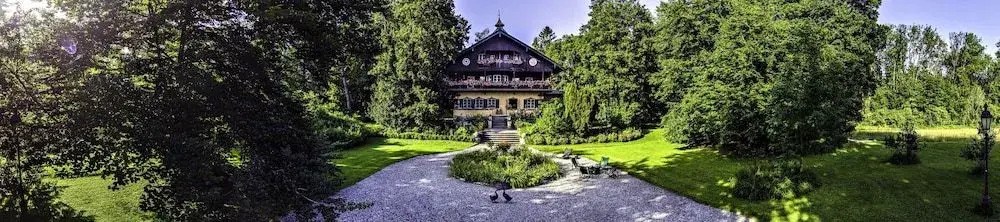 Villa Zollhaus Bed & Breakfast
