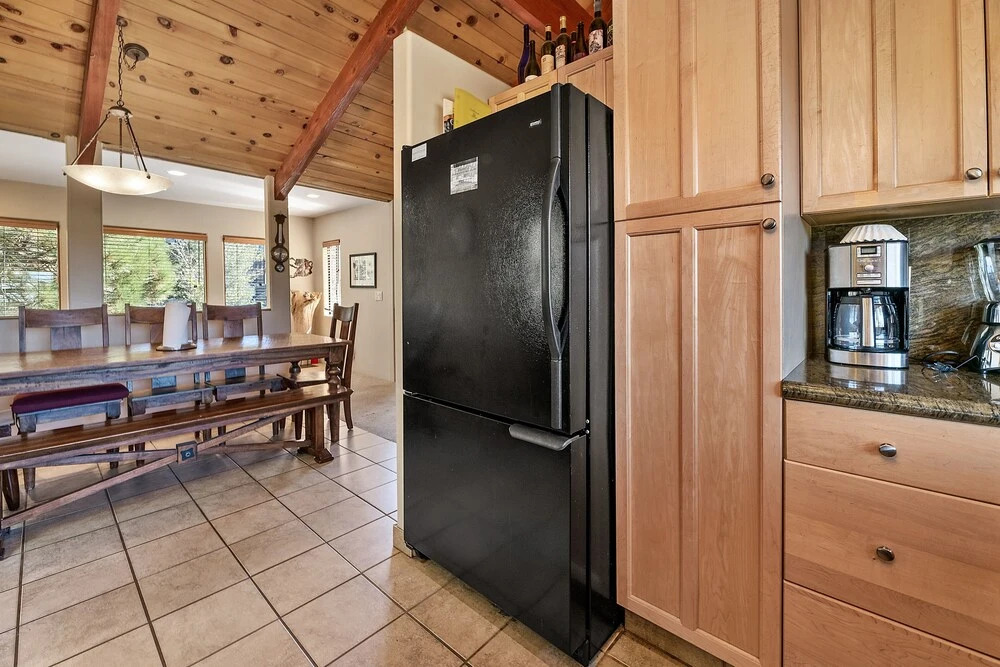 Big Bear Mountain Cabin - Spacious Mountain Home With Picturesque Views, Fast Internet! 3 Bedroom Cabin