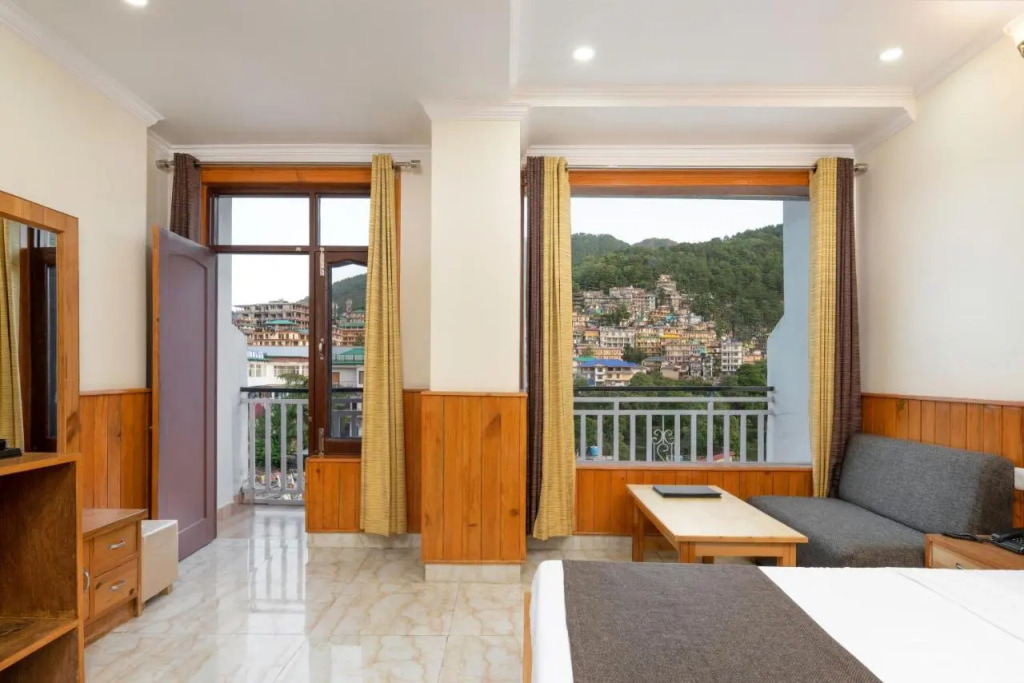 The Posh Hotel near Mall Road with Hassle Free Covered Parking