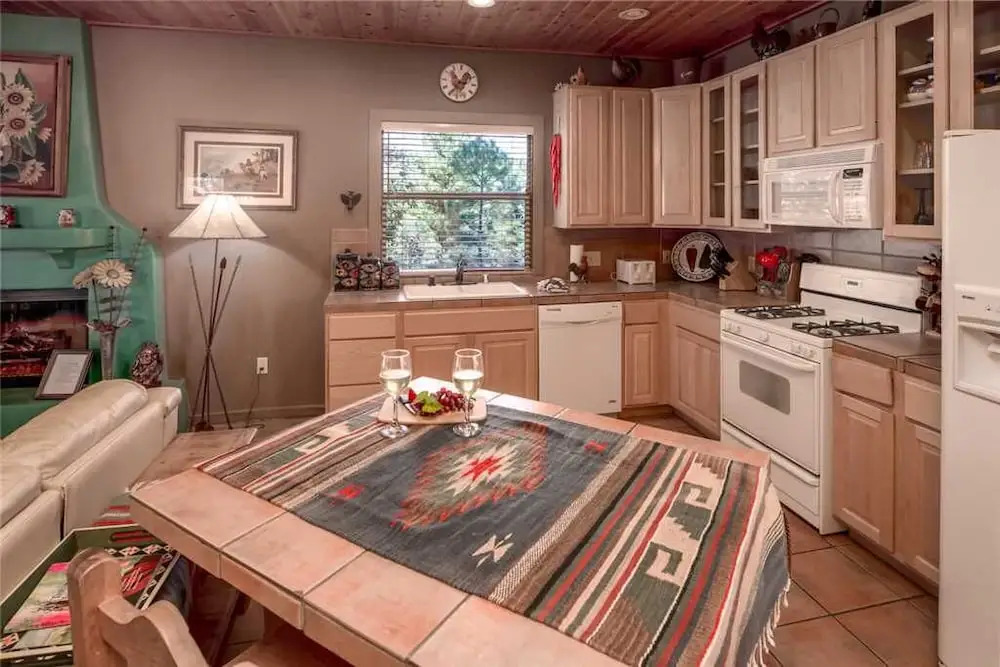 Adobe Hacienda - Three Bedroom Cabin with Hot Tub