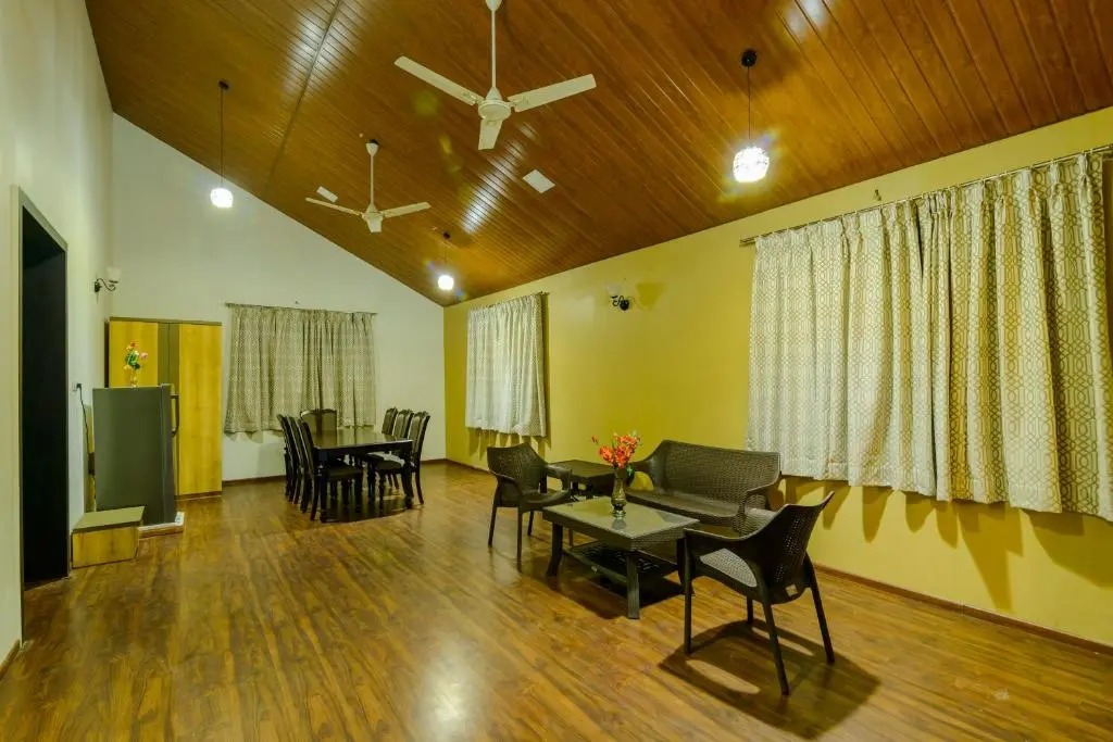 Lake View Holiday Villa Near Sula Wine Yard With 3 BdRms