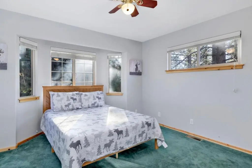 River Rock Lodge - 1953 by Big Bear Vacations