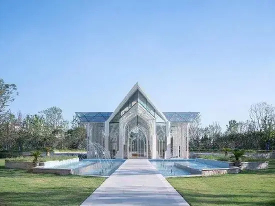 Zhengzhou Yinji Ice and Snow Hotel