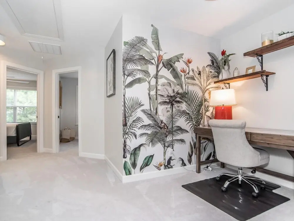 Luxury Three Bedroom Townhome Near Cary