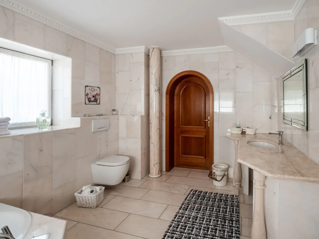 Luxurious holiday home with a nice private garden