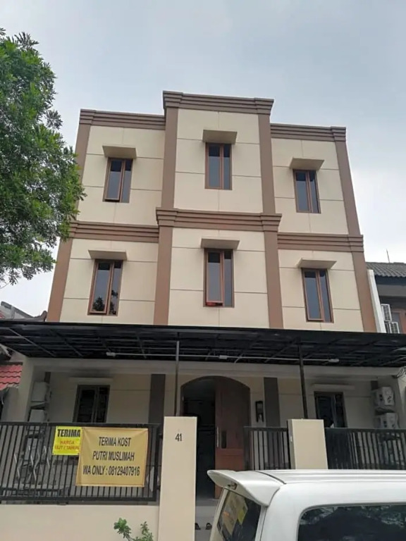 OYO Life 2594 Kost Azarina Syariah
