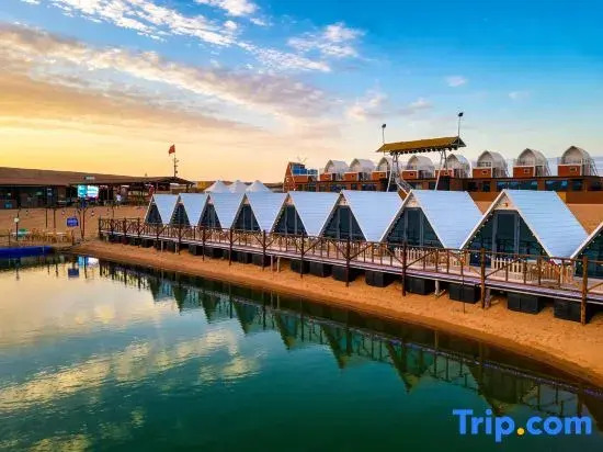 Stay overnight at the Desert Lakeside Camping Hotel