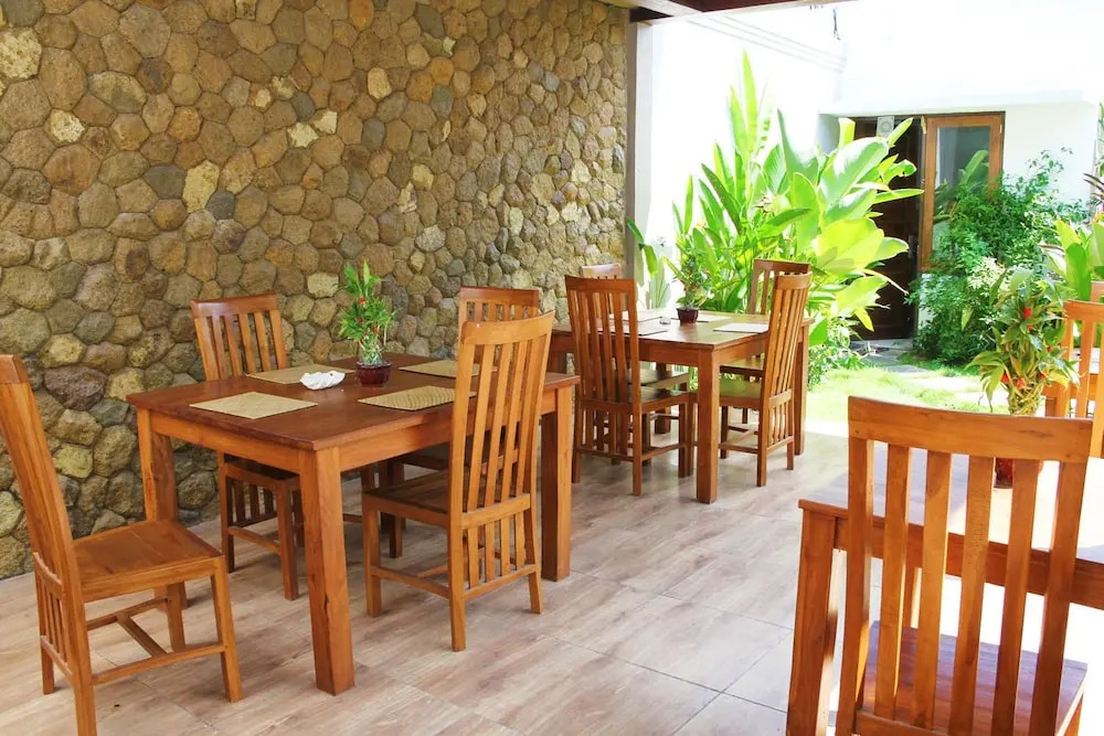 Airy Seminyak Kerobokan Tangkuban Perahu Tunjung Dua Bali