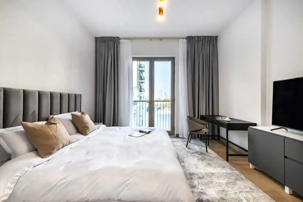 Stylish 2BR in La Rive 2