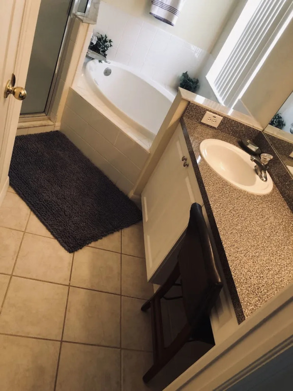 Gorgeous 4 Bed Home with Private Pool and Game Room in Disney Area TR346MD