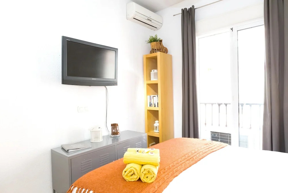 Studio in Málaga, With Wonderful City View, Furnished Terrace and Wifi