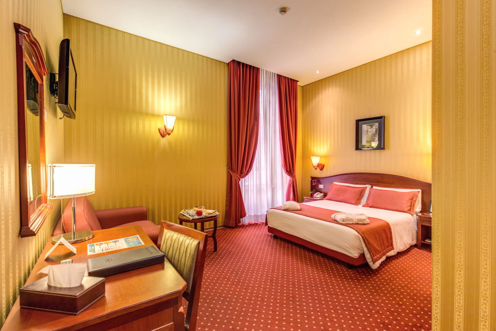Отель Augusta Lucilla Palace