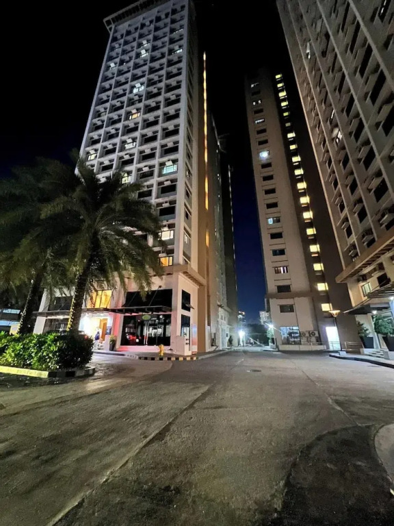 Alabang Staycation Sucat