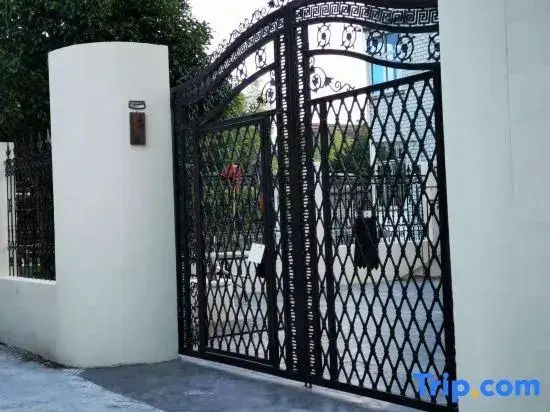 Ziyi Courtyard Guesthouse