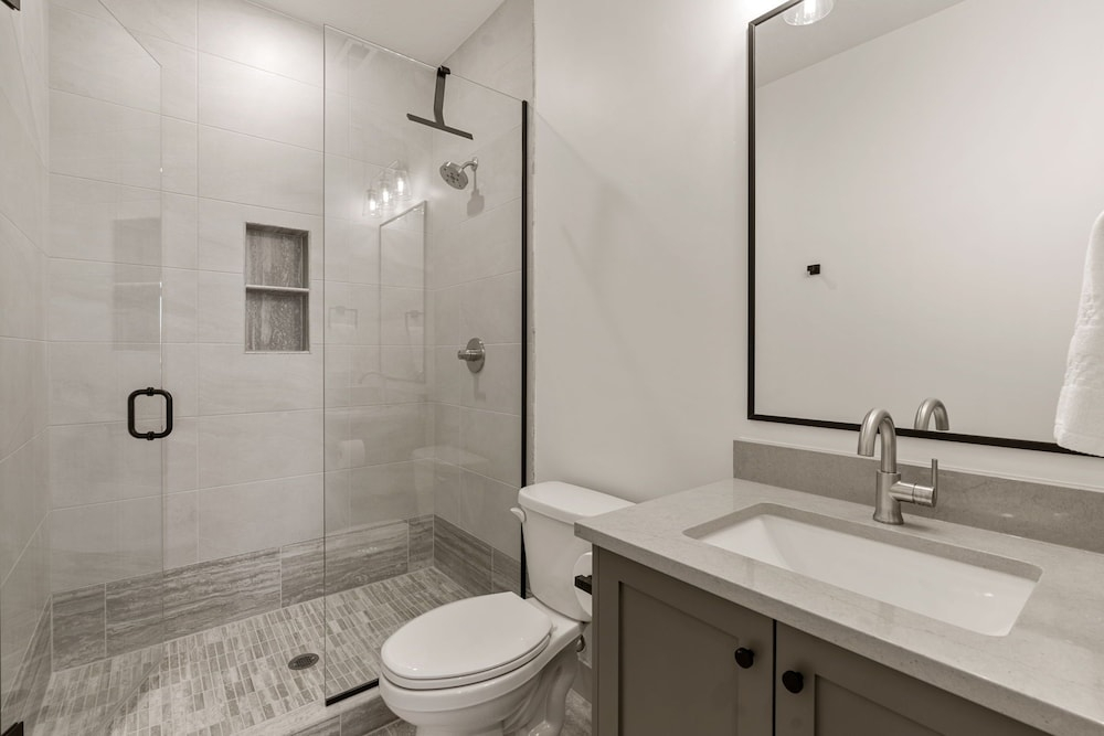 Luxury Rental At Desert Color 6 Bedroom Townhouse