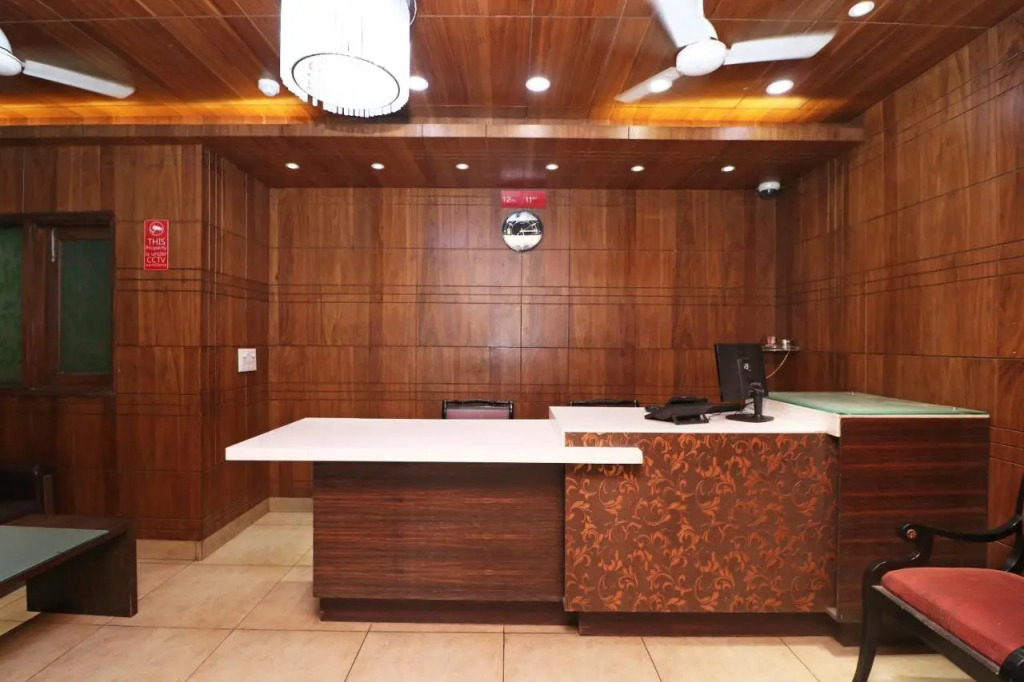 HOTEL JASHN INN Near Apollo Hospital