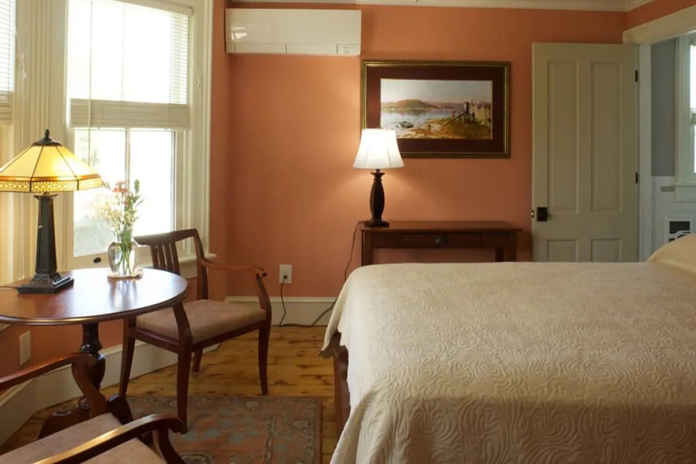 Danskammer House Bed & Breakfast