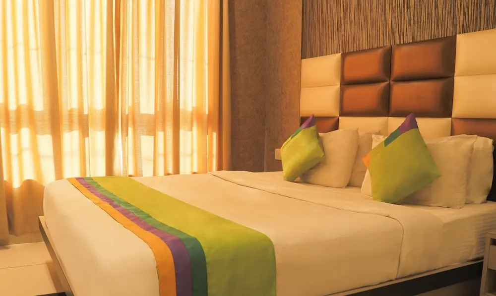 Hotel Galaxy Inn !! 5 Min From Nemcare Hospital