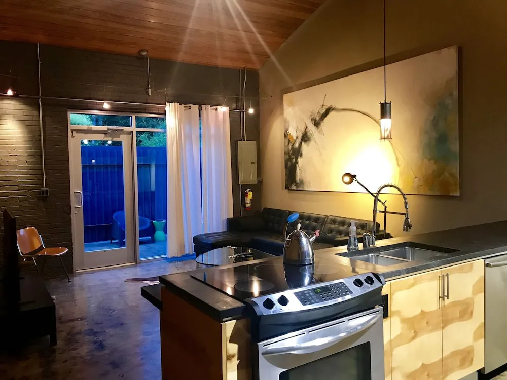 The Hangar Lofts Hotel