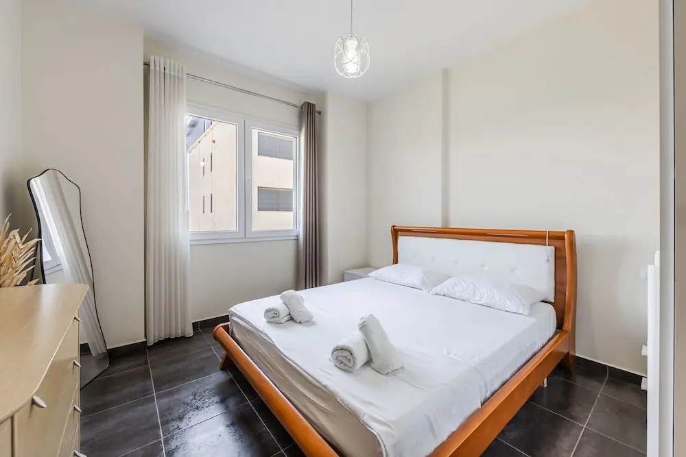 The Seabreeze Apartment 1BR in Gjiri i Lal zit