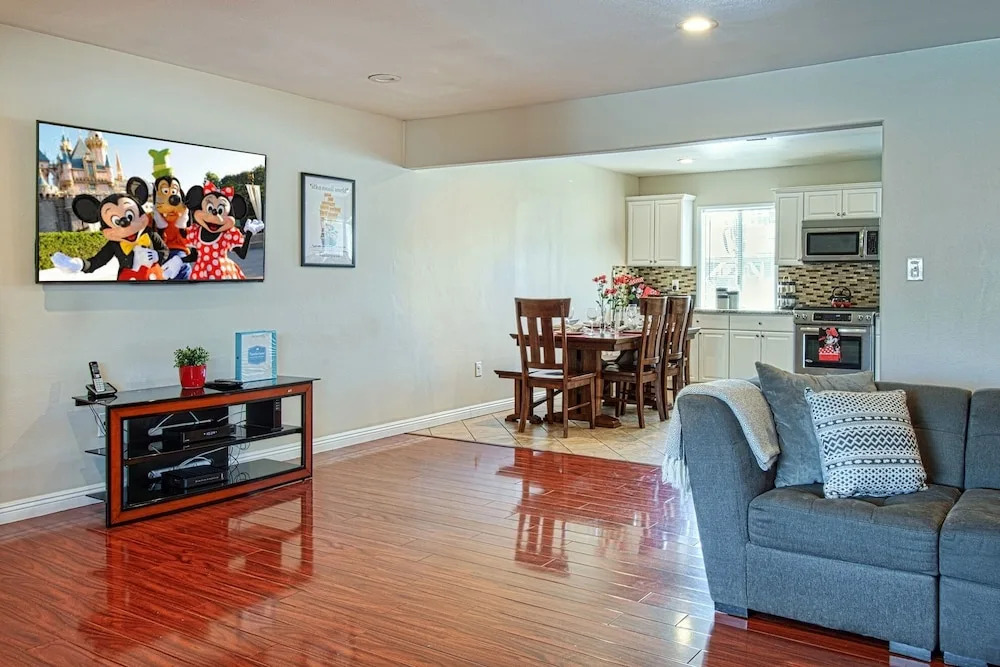 Babes in Toyland - 3 Br Home