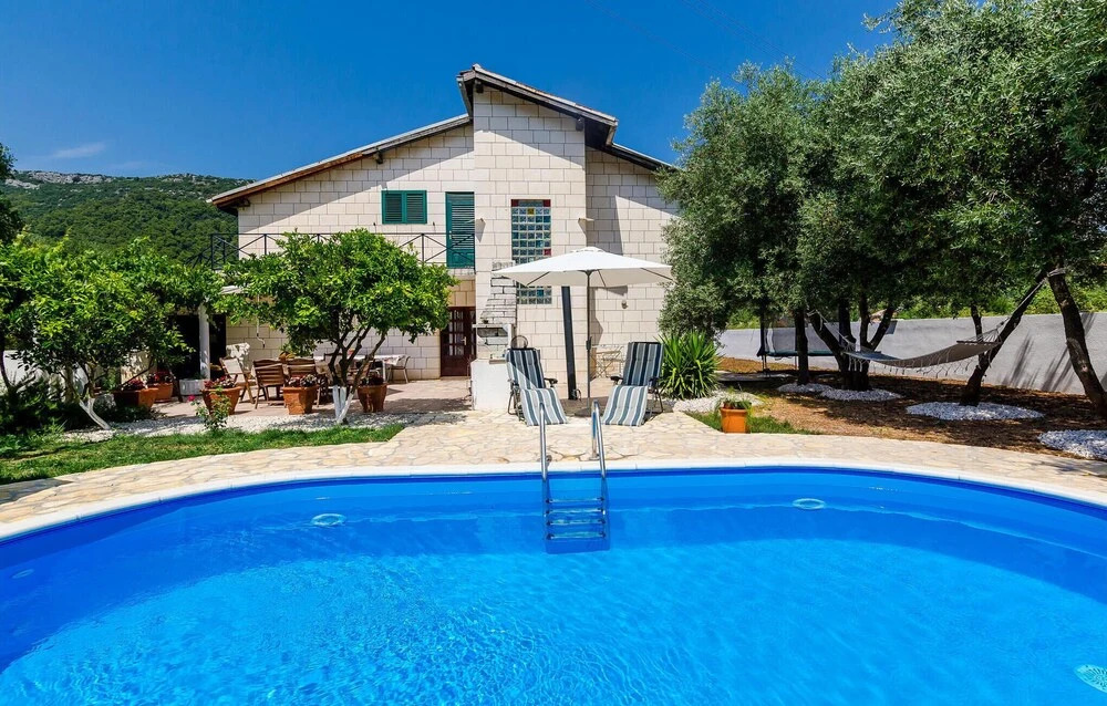 Stunning Home In Broce With Wifi