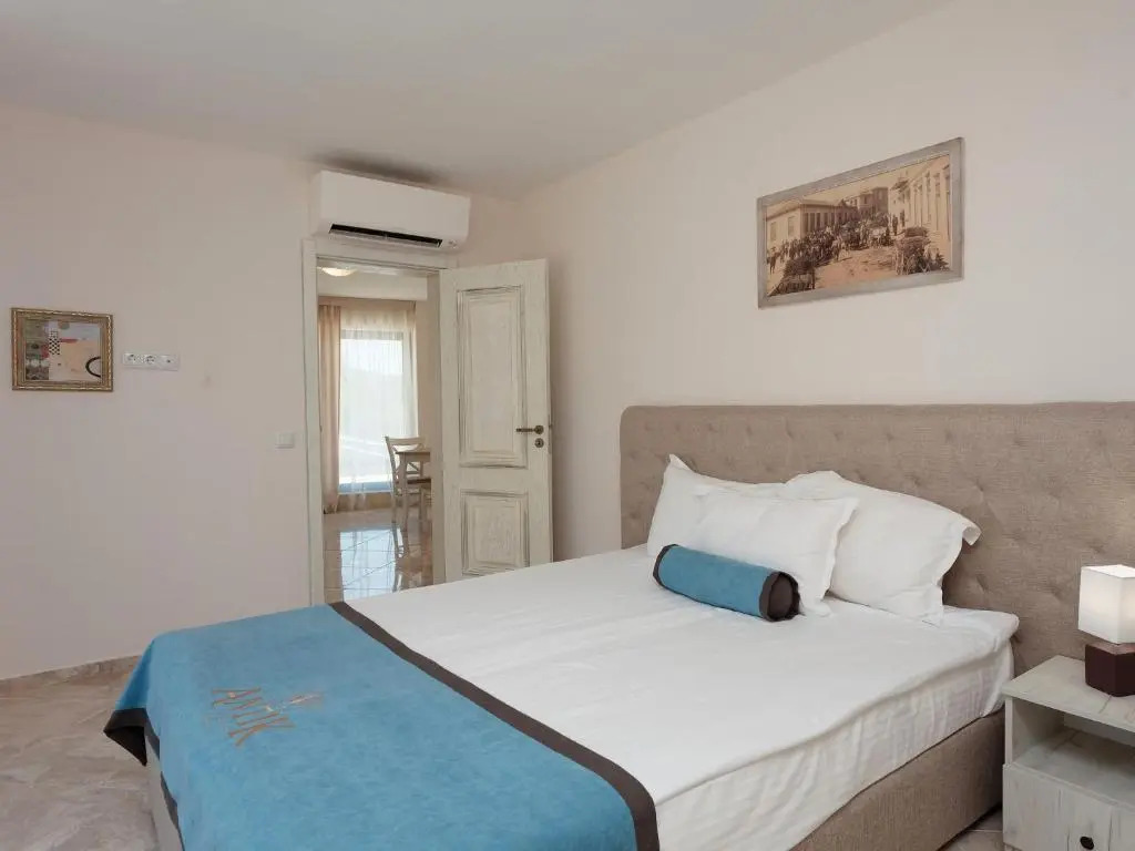 Antik Apartments
