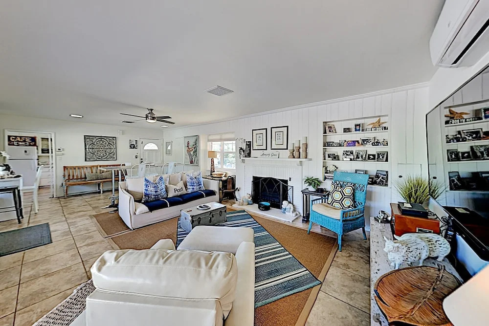 Flamingo House 2 Bedrooms 2 Bathrooms Home
