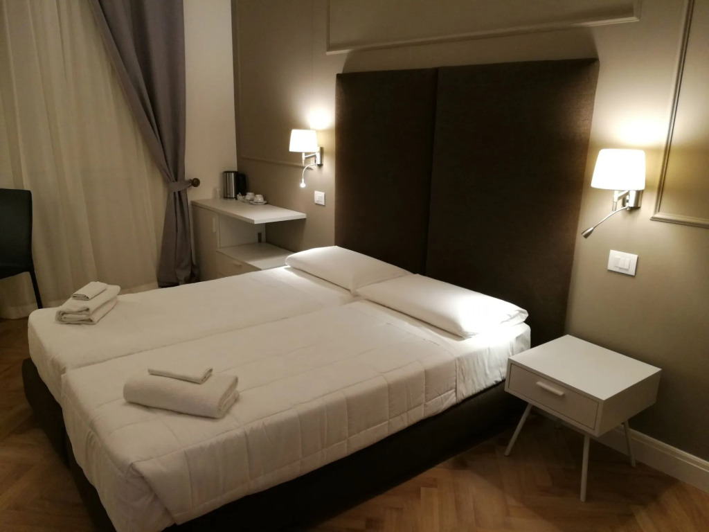 Daphne Guest Hause