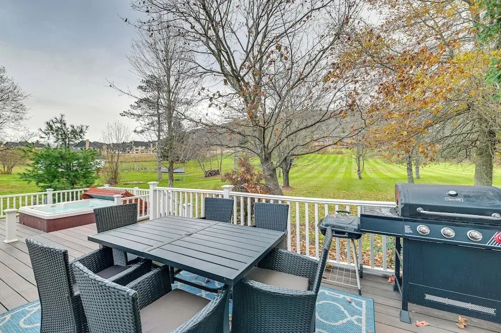 Slope Views: Luxe Windham Retreat w/ Hot Tub!