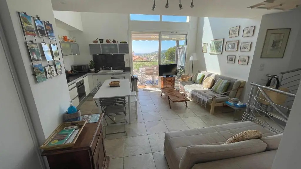 Cassis, le Grand Bleu, triplex vue mer, port plage 10mn à pieds