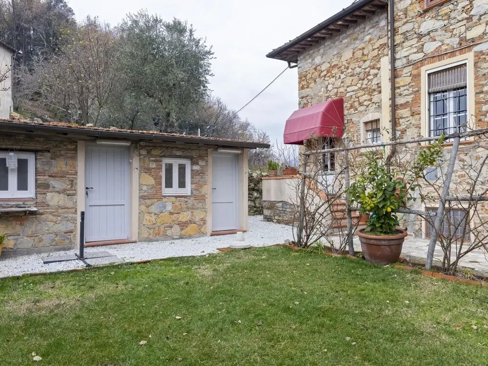 Vintage Holiday Home in Montemagno Camaiore With Sauna