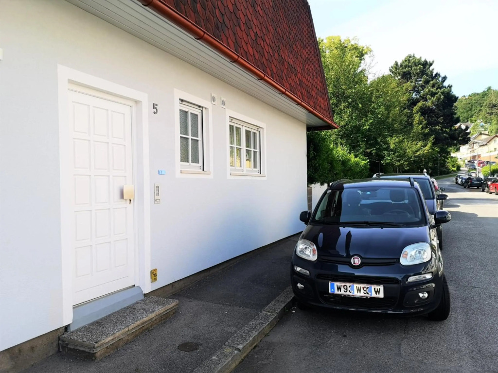 Hawei in Vienna - Doppelhaushälfte mit Garten und Pool zur Mitbenutzung