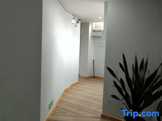 Lichuan Dushi Yijia Homestay
