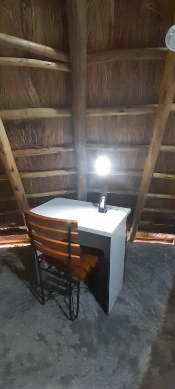 White Cat Farm Hut Inn