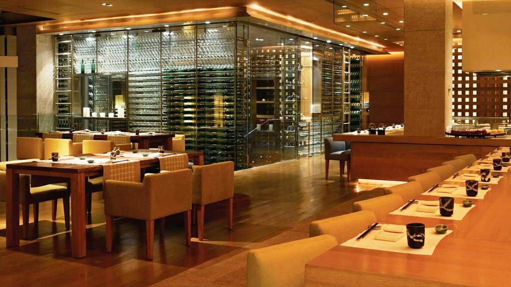 Отель Four Seasons Hotel Mumbai