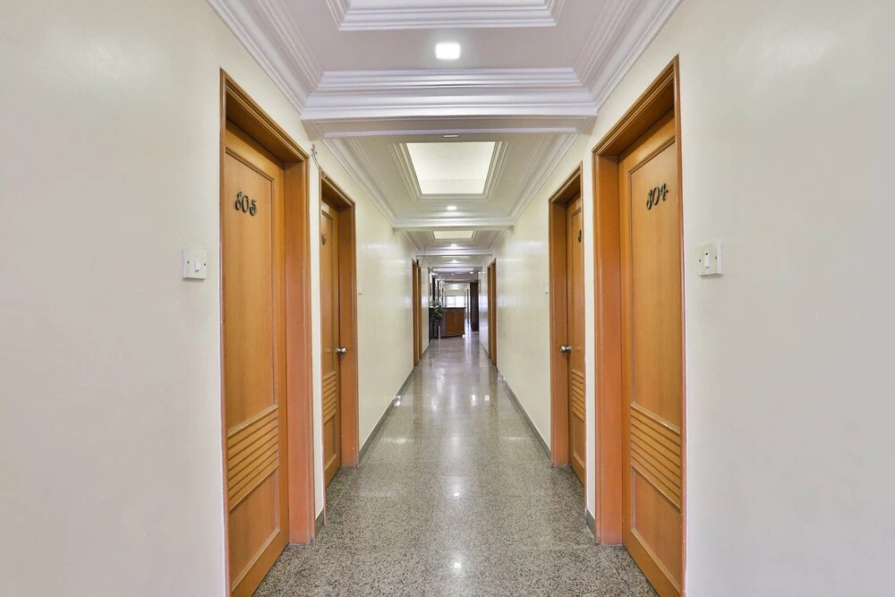 OYO 17117 Hotel Rainbow