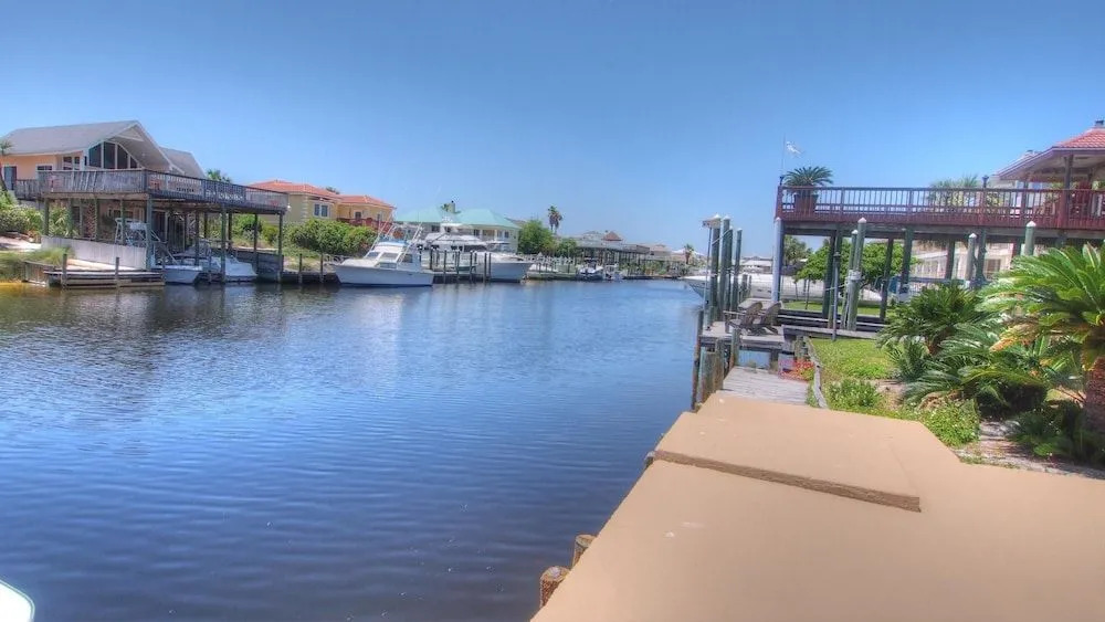 Palm Breeze - 4 Br Home
