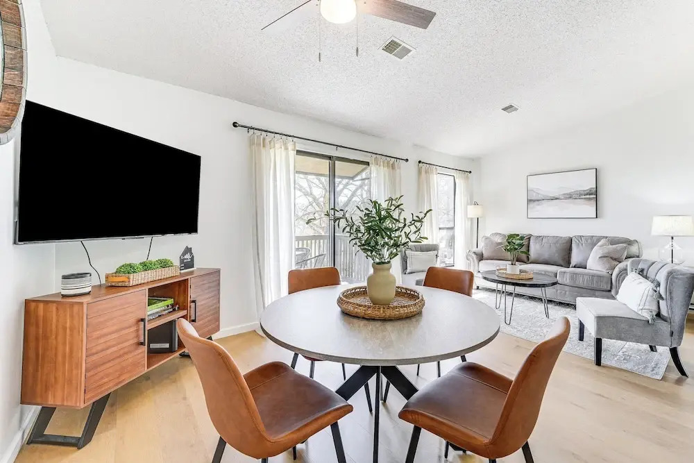 5 Mi to Strip! Pointe Royale Condo w/ Indoor Pool